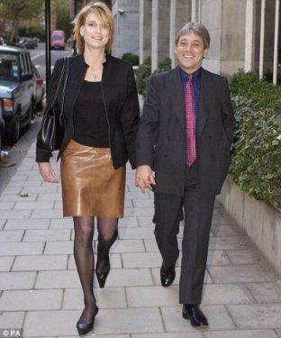 İngiltere bu çarşaflı fotoğrafları konuşuyor