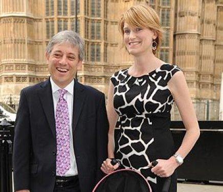 İngiltere bu çarşaflı fotoğrafları konuşuyor