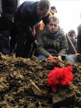 İlker Yasin Solmaz cenazede böyleydi