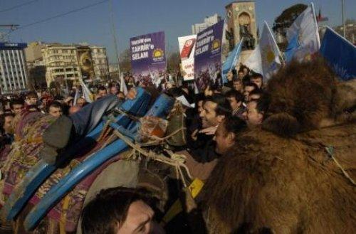Has Parti'den Mübarek'e develi protesto - Resim 7