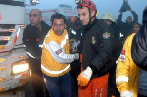 Bursa-İzmir yolunda zincirleme kaza 6 ölü - Resim 13