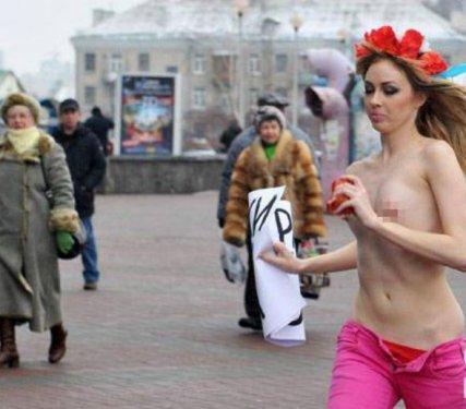 FEMEN kızları Mübarek için soyundu - Resim 7