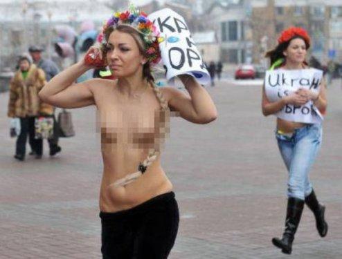 FEMEN kızları Mübarek için soyundu - Resim 5