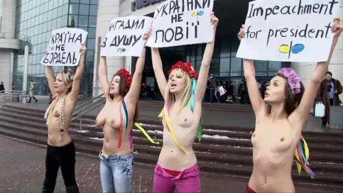 FEMEN kızları Mübarek için soyundu - Resim 12