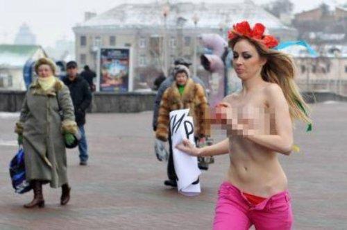 FEMEN kızları Mübarek için soyundu - Resim 4