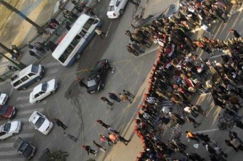 Mısır'da ordu Tahrir Meydanı'na girdi - Resim 20