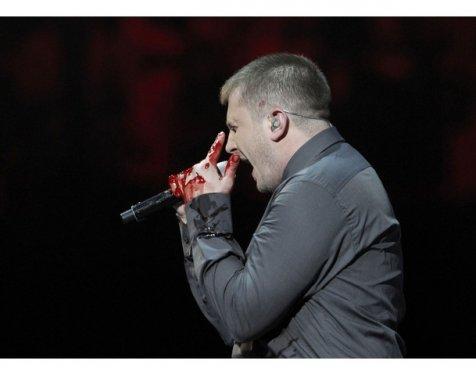 Rihanna'dan 4 farklı kıyafet