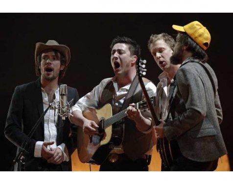 Rihanna'dan 4 farklı kıyafet