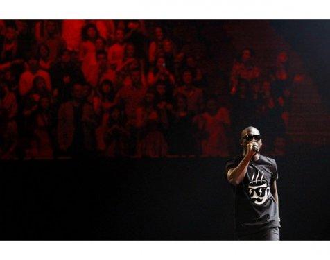 Rihanna'dan 4 farklı kıyafet