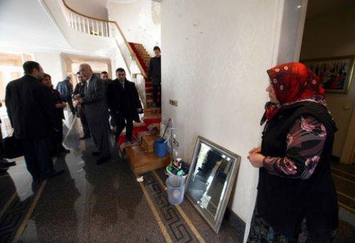 Halis Ağa köşkü terk etti - Resim 12