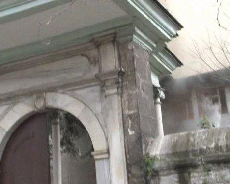 Tarihi Beyazıt Camii'nde yangın - Resim 4