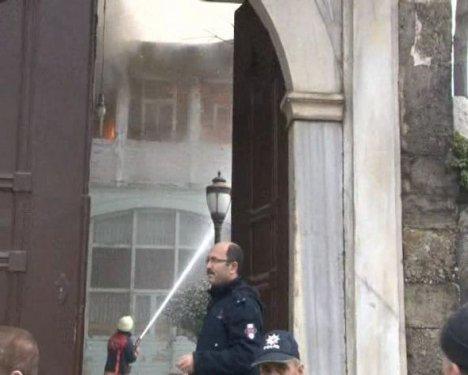 Tarihi Beyazıt Camii'nde yangın - Resim 7