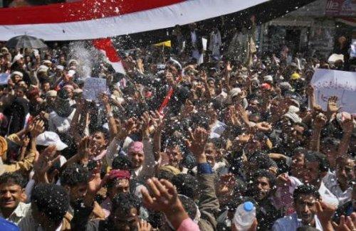 Yemen'liler isyanın ilk 11'ini çıkardı - Resim 10