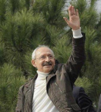 Kılıçdaroğlu kalabalıktan zor kurtuldu - Resim 45