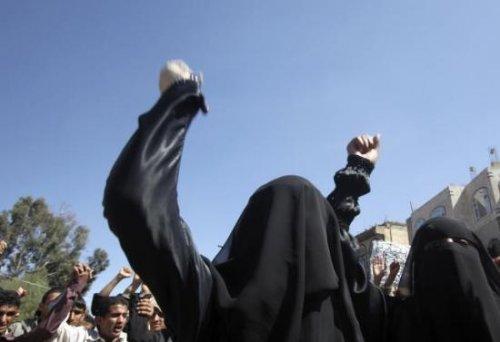 Yemen'liler isyanın ilk 11'ini çıkardı - Resim 15