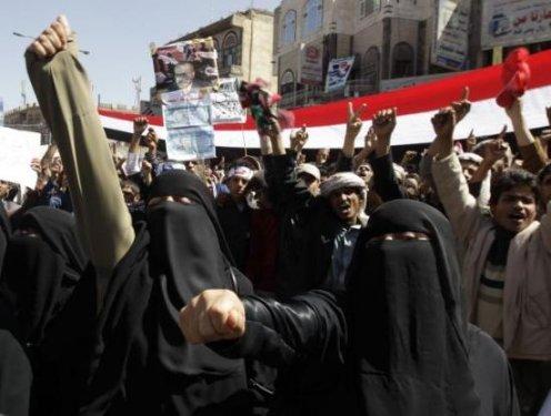 Yemen'liler isyanın ilk 11'ini çıkardı - Resim 24