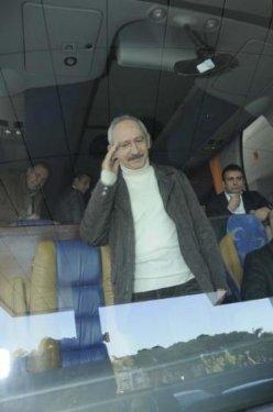 Kılıçdaroğlu kalabalıktan zor kurtuldu - Resim 16
