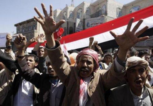 Yemen'liler isyanın ilk 11'ini çıkardı - Resim 21