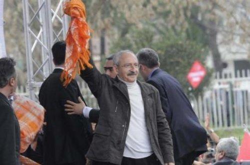 Kılıçdaroğlu kalabalıktan zor kurtuldu - Resim 22