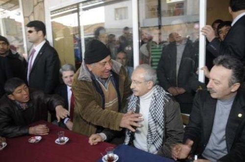 Kılıçdaroğlu kalabalıktan zor kurtuldu - Resim 48