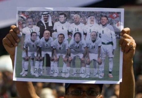 Yemen'liler isyanın ilk 11'ini çıkardı - Resim 1