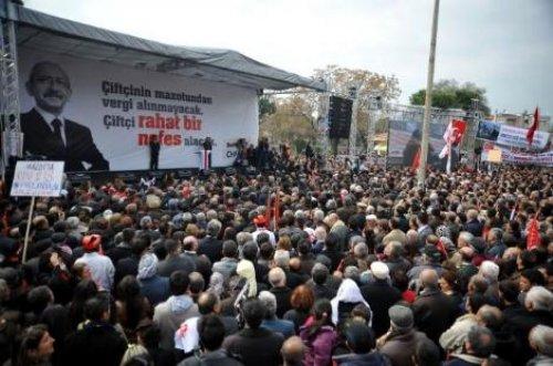 Kılıçdaroğlu kalabalıktan zor kurtuldu - Resim 3