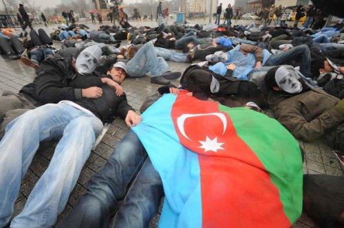 Hocalı Katliamı şehitleri Taksim'de anıldı - Resim 3