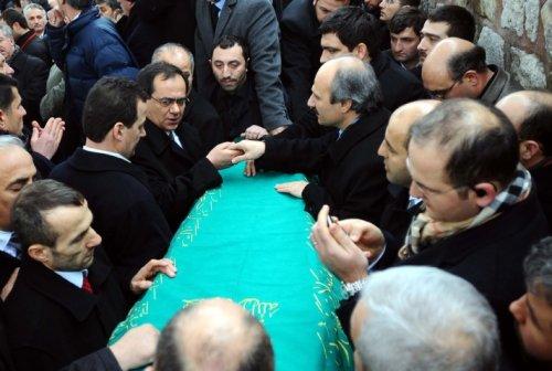 Erbakan'ın naaşı İstanbul'da - Resim 73