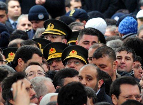 Erbakan'ın naaşı İstanbul'da - Resim 60