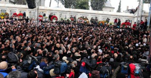 Erbakan'ın naaşı İstanbul'da - Resim 62