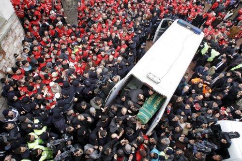 Erbakan'ın naaşı İstanbul'da - Resim 15