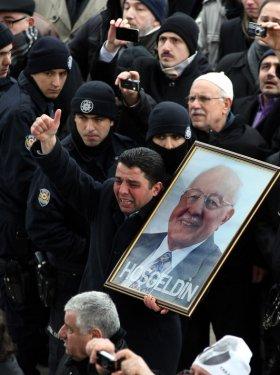 Erbakan'ın naaşı İstanbul'da - Resim 14
