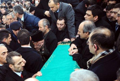 Erbakan'ın naaşı İstanbul'da - Resim 80