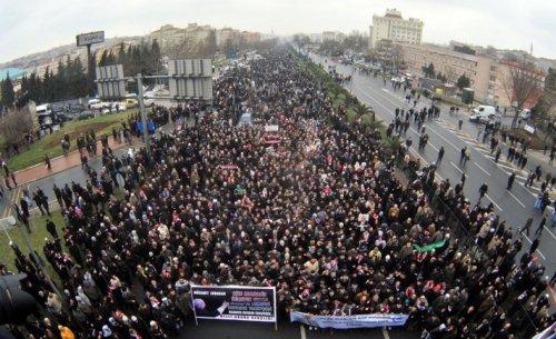 Erbakan'ın naaşı İstanbul'da - Resim 107