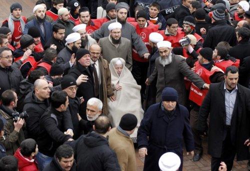 Erbakan'ın naaşı İstanbul'da - Resim 105