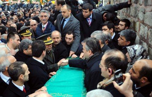 Erbakan'ın naaşı İstanbul'da - Resim 29