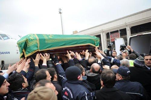 Erbakan'ın naaşı İstanbul'da - Resim 46