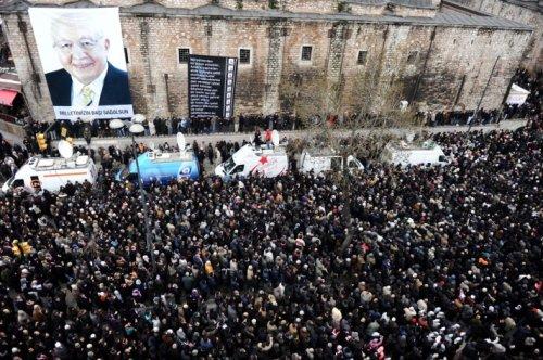 Erbakan'ın naaşı İstanbul'da - Resim 101