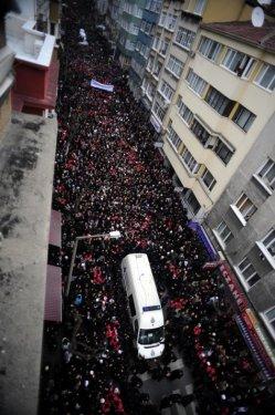Erbakan'ın naaşı İstanbul'da - Resim 86