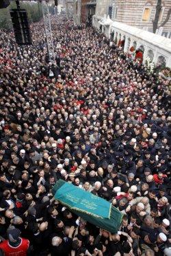 Erbakan'ın naaşı İstanbul'da - Resim 57