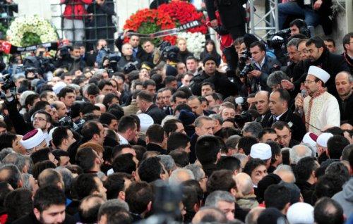 Erbakan'ın naaşı İstanbul'da - Resim 67