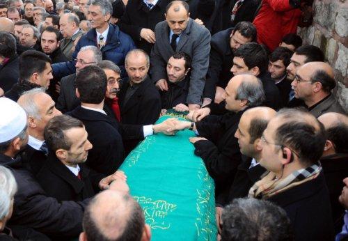 Erbakan'ın naaşı İstanbul'da - Resim 78