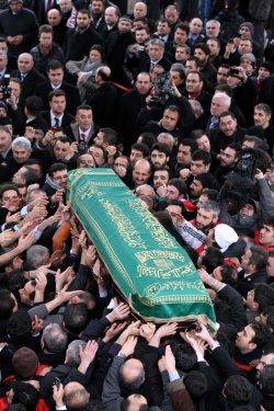 Erbakan'ın naaşı İstanbul'da - Resim 19