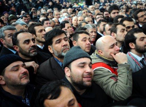 Erbakan'ın naaşı İstanbul'da - Resim 77