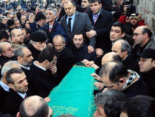 Erbakan'ın naaşı İstanbul'da - Resim 81
