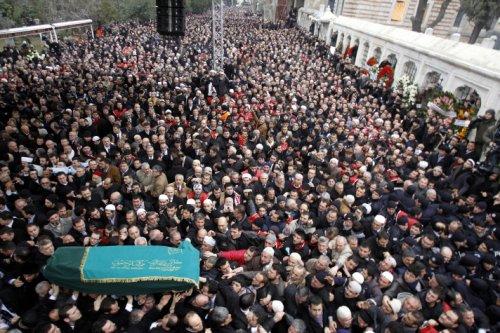 Erbakan'ın naaşı İstanbul'da - Resim 51