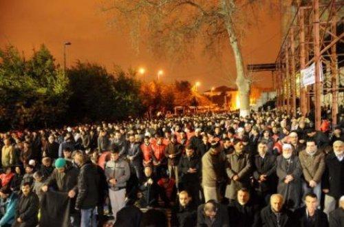 Fatih Camii'nde Erbakan'ın cenazesine hazırlık - Resim 1