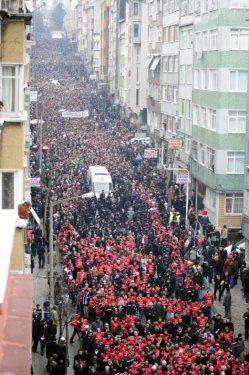 Erbakan'ın naaşı İstanbul'da - Resim 84