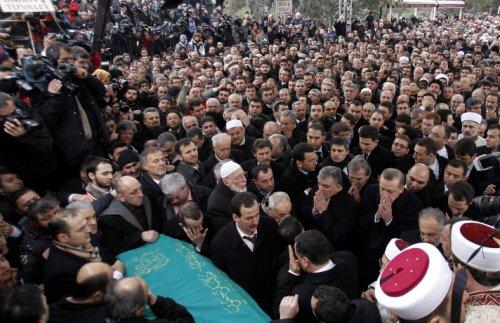 Erbakan'ın naaşı İstanbul'da - Resim 54