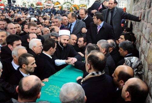 Erbakan'ın naaşı İstanbul'da - Resim 28